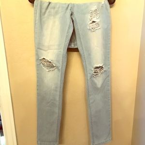 Light wash skinny jeans