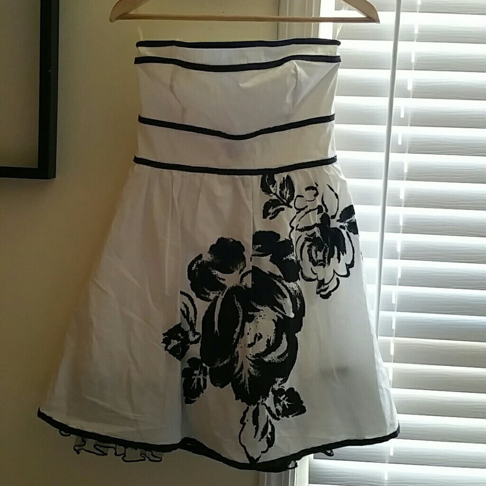 Strapless flare dress
