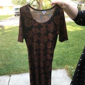 LuLaRoe Ana with ROSES