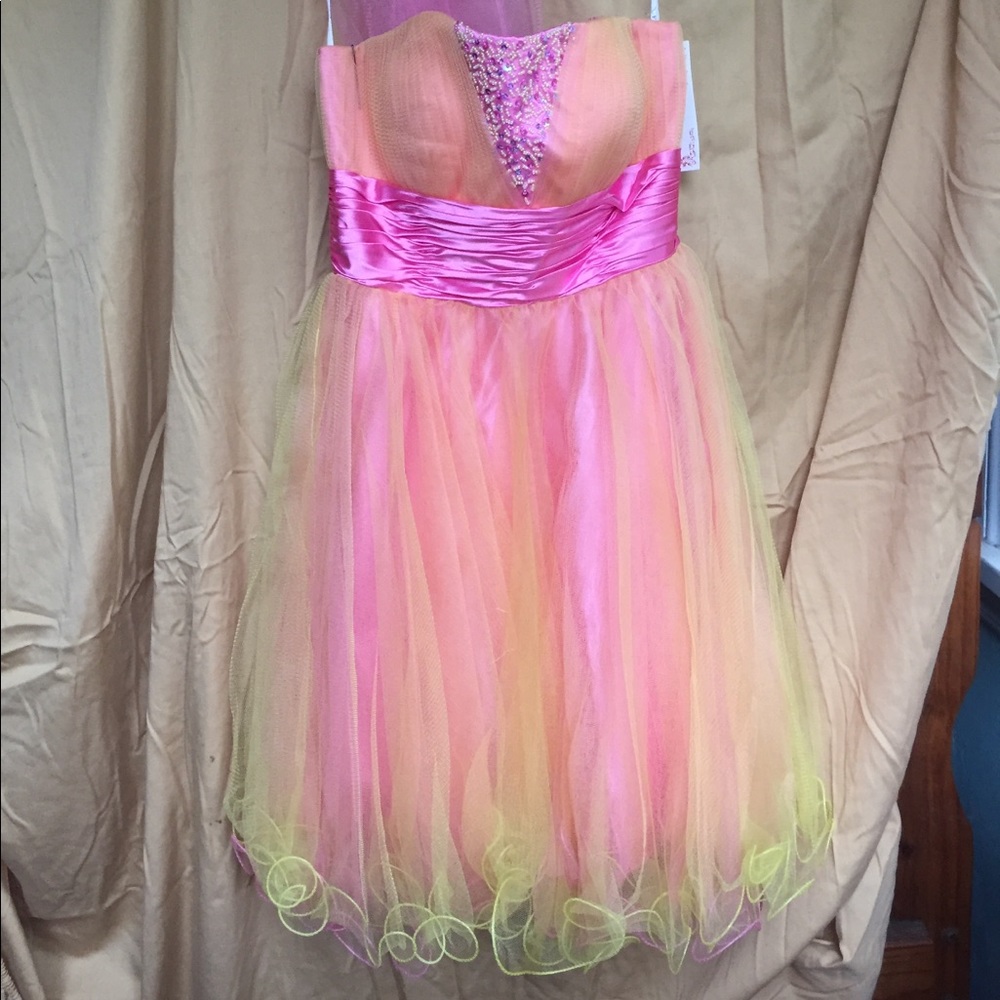 Size small Neblon Prom Girl homecoming dress