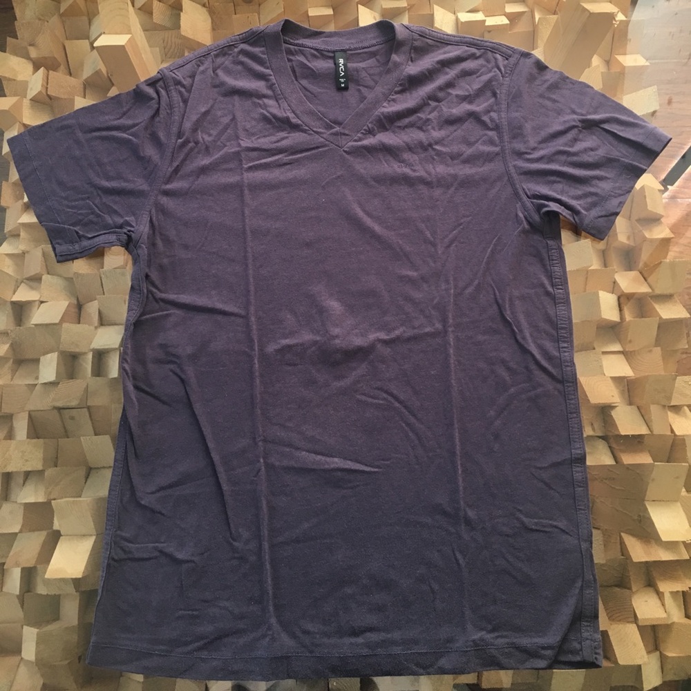 Rvca v neck t shirt
