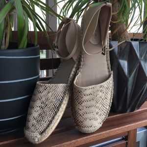 NWOT Tahari Snake-print Espadrilles