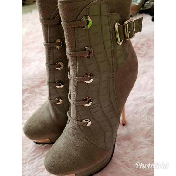 Lui Chung Tan/Beige and Gold Boots - Picture 3 of 3