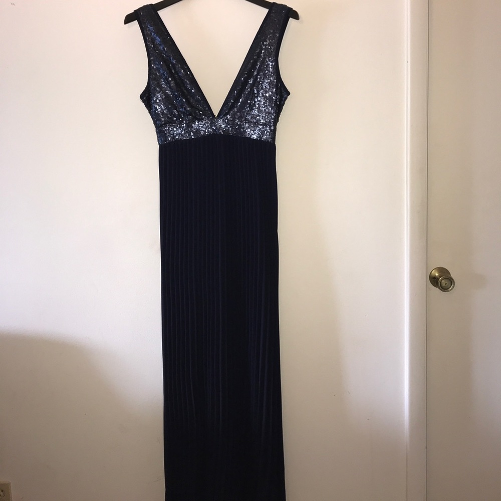 Lulu’S navy blue sequence dress💫