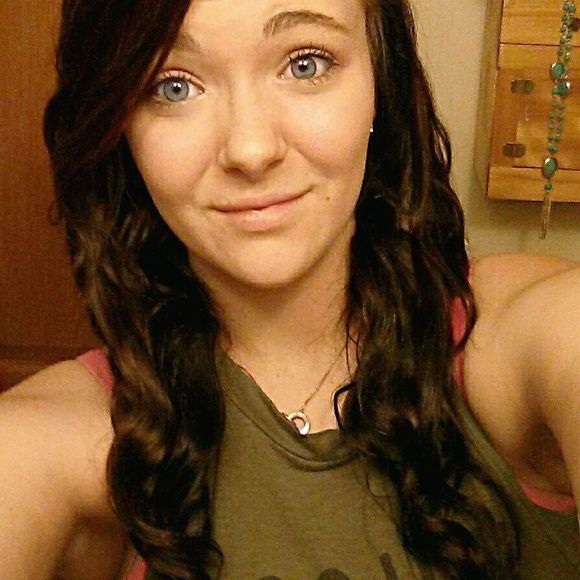 Meet your Posher, Katlyn - Picture 1 of 1