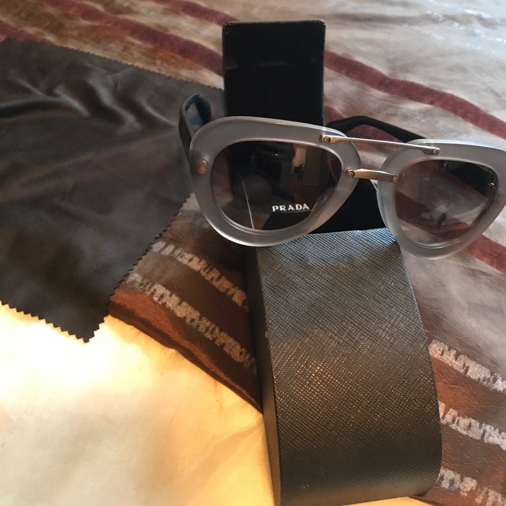 Prada 100%authentic sunglasses