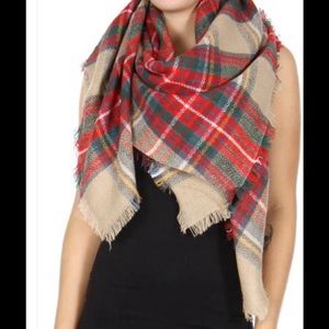 Blanket Scarf in Ivory Plaid