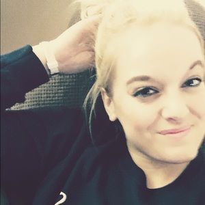 Meet your Posher, Hayley