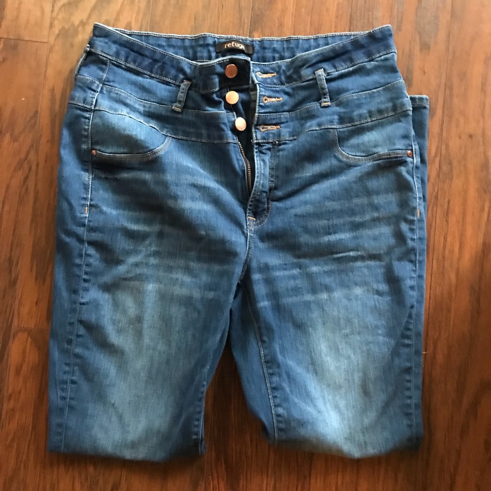 Size 14 High waisted jeans!