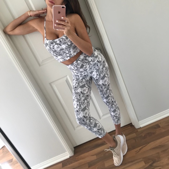 NOT AVAILABLEEE - Picture 2 of 8