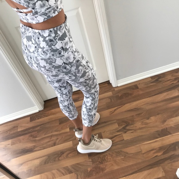 NOT AVAILABLEEE - Picture 6 of 8