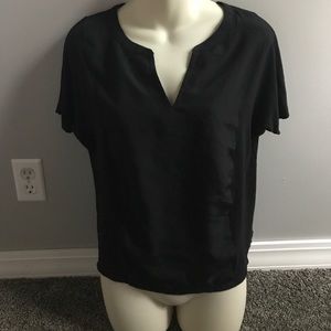 Like New!!! Old Navy mock neck top.