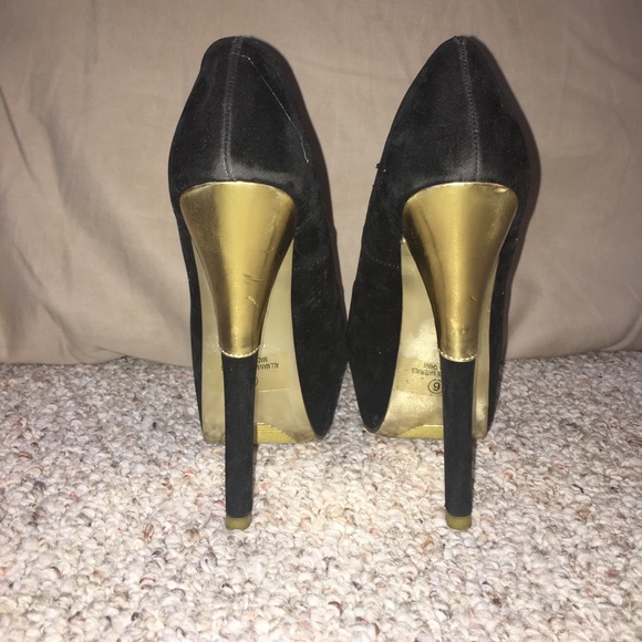 Black & Gold Pumps - Picture 3 of 4