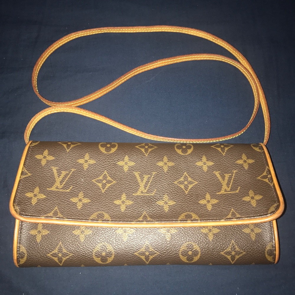 Authentic Louis Vuitton Twin Pochette GM