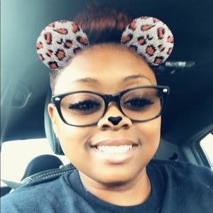 Meet your Posher, Lachelle