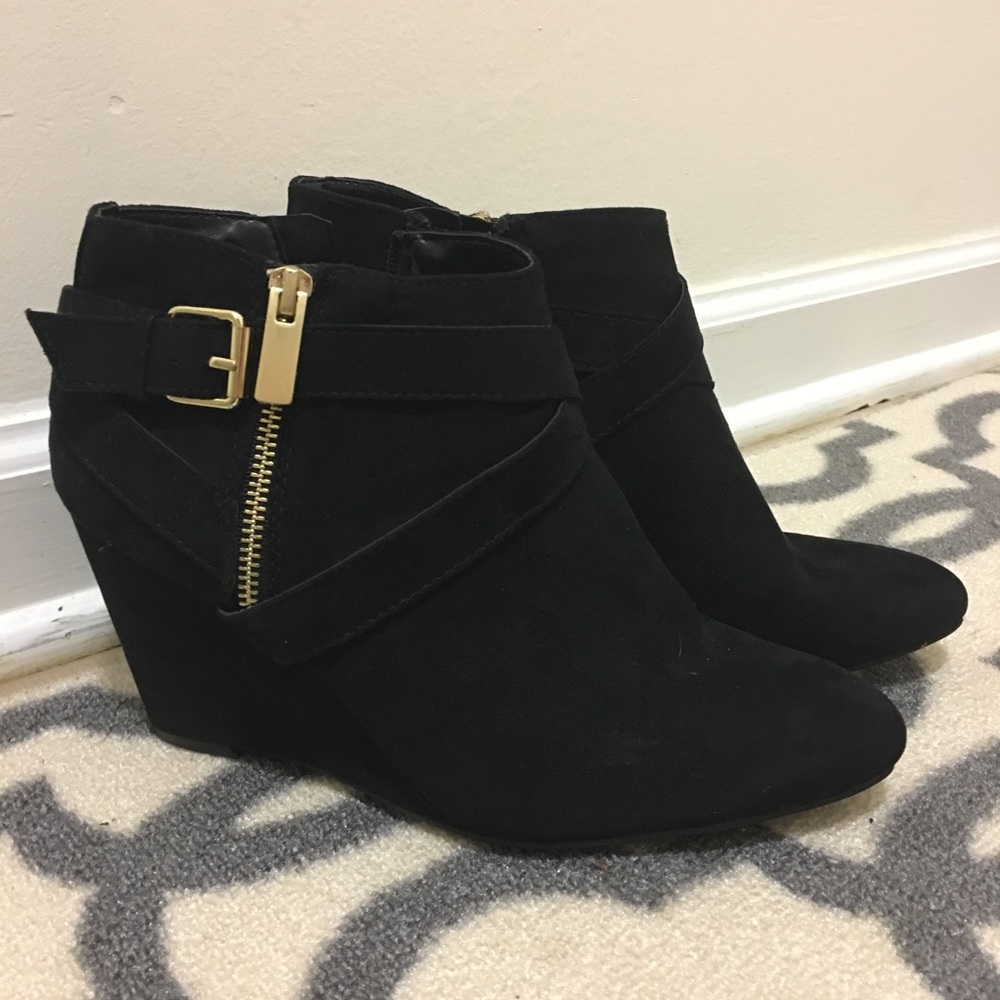 Mossimo Black Ankle Boot Wedge Heels 👠