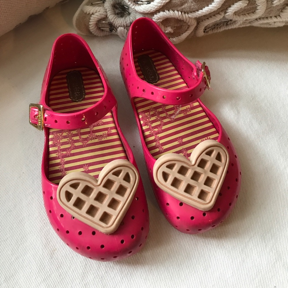 Mini melissa heart waffle shoes. Size 9.