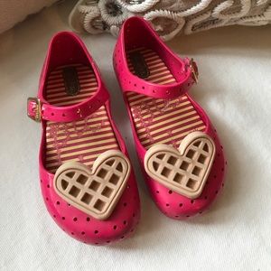 Mini melissa heart waffle shoes. Size 9.