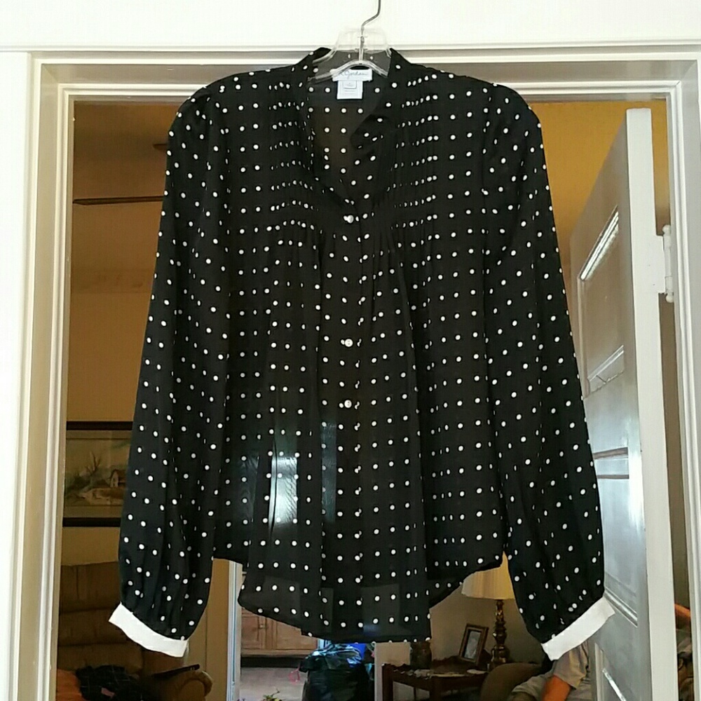 Black smock dots