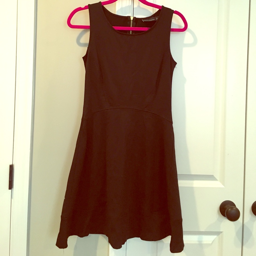 Full skirt, sleeveless LBD!