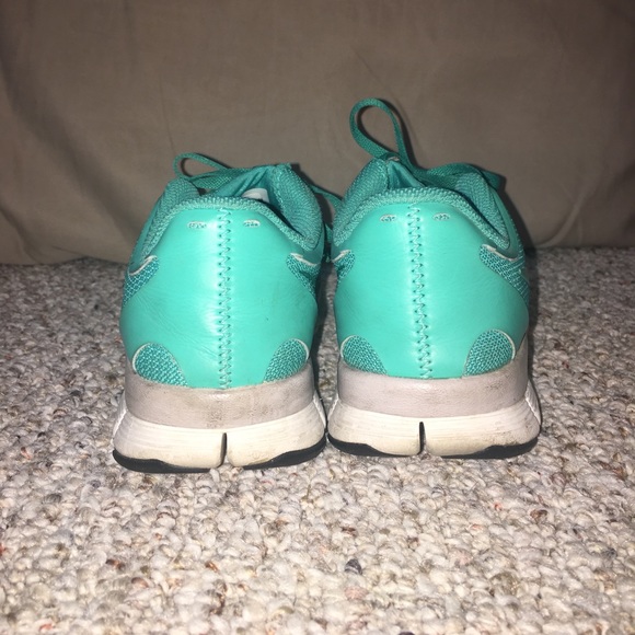 Nike - Picture 2 of 5