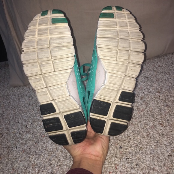 Nike - Picture 4 of 5