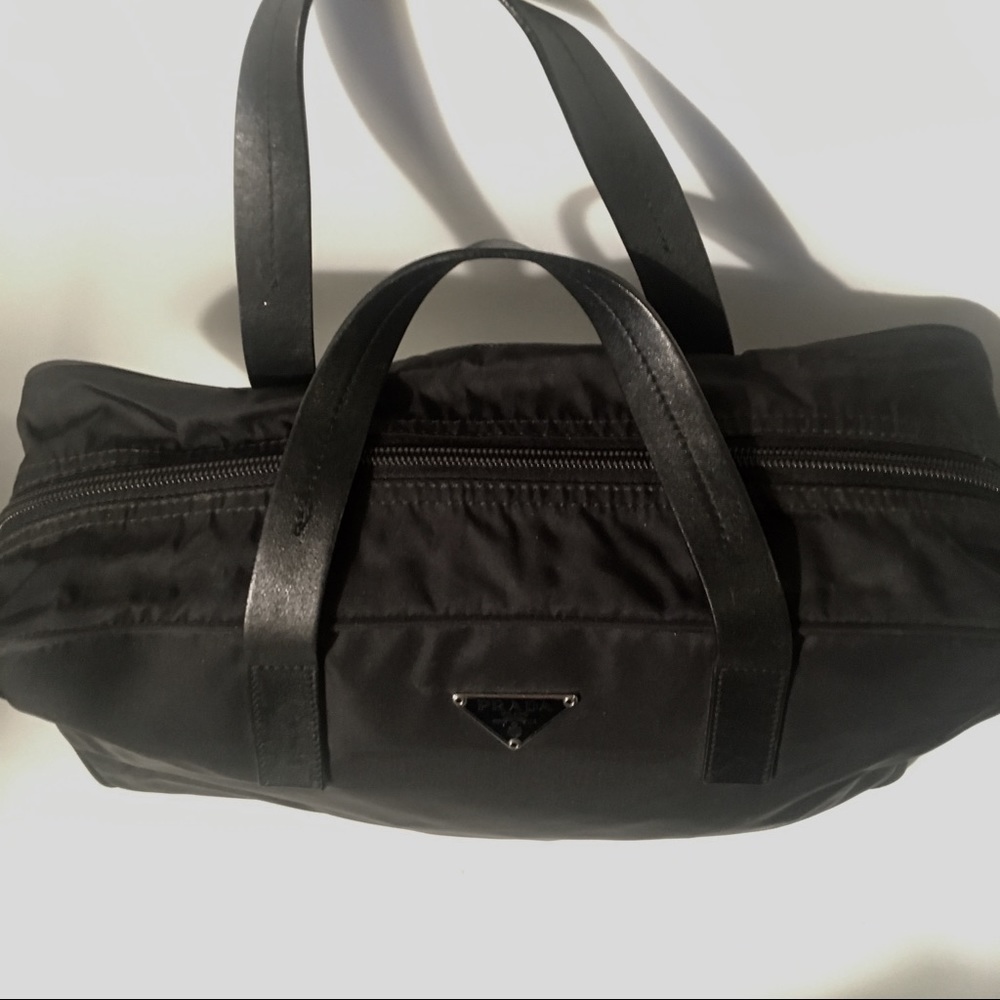 Black Nylon Prada handbag - Picture 3 of 8