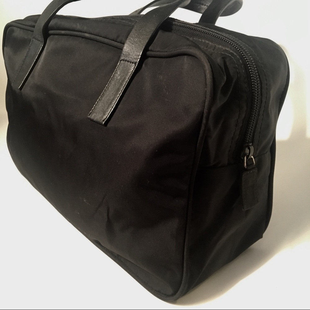 Black Nylon Prada handbag - Picture 4 of 8