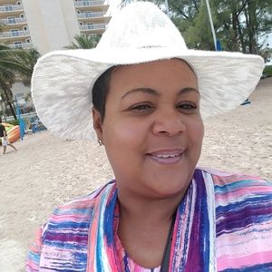 Meet your Posher, Simone