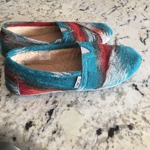 Never worn fleece lined TOMS