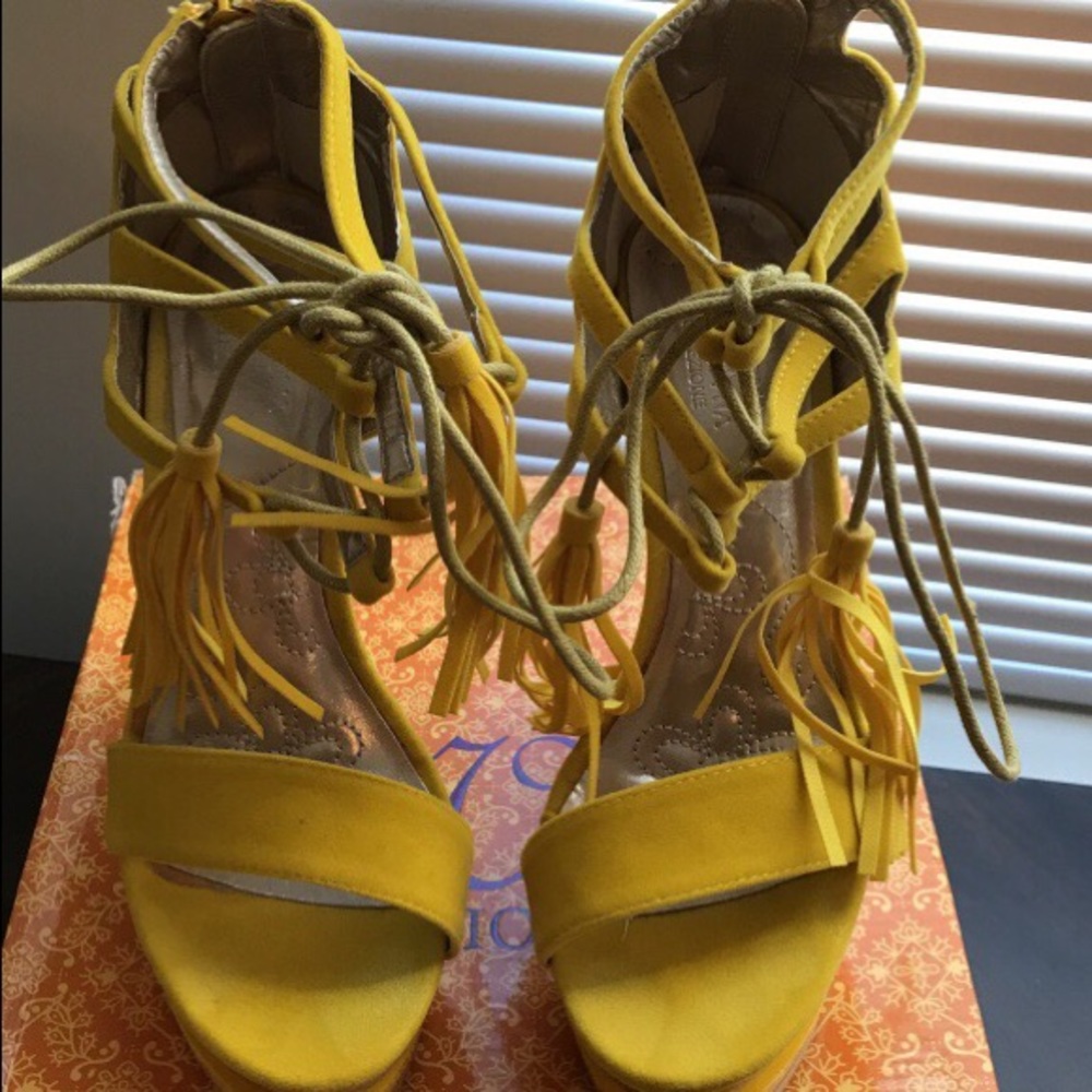 Yellow wedges