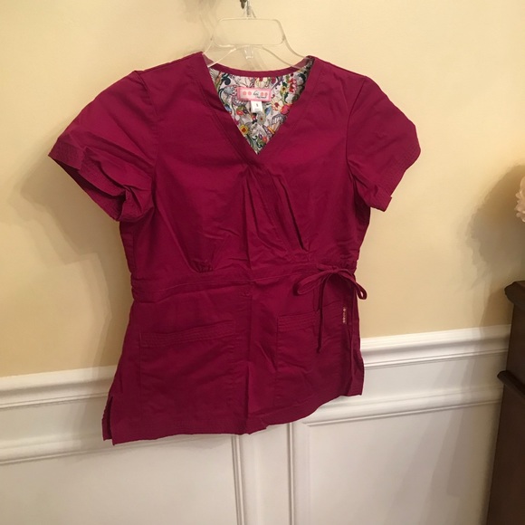 5 super cute scrub tops! - Picture 2 of 7
