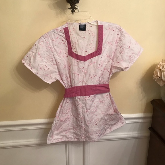 5 super cute scrub tops! - Picture 3 of 7