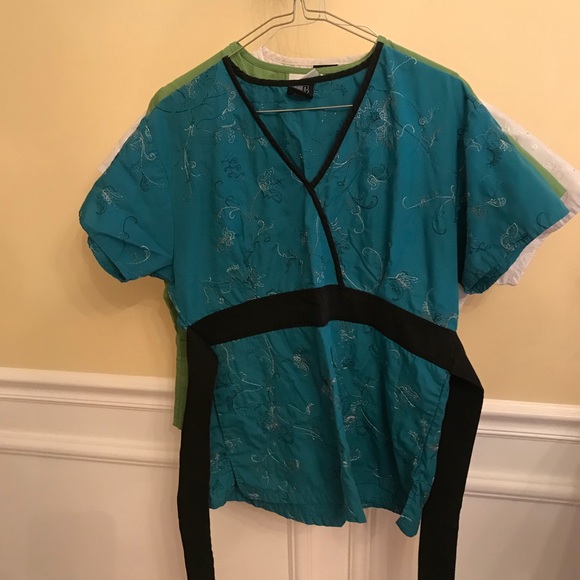 5 super cute scrub tops! - Picture 5 of 7
