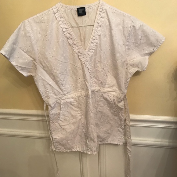 5 super cute scrub tops! - Picture 6 of 7