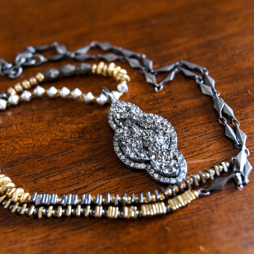 Stella and Dot long accent necklace