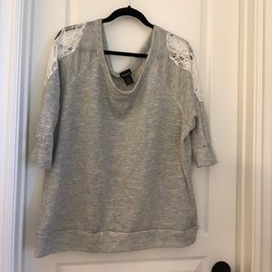 3/4 sleeve with lace opening on shoulders