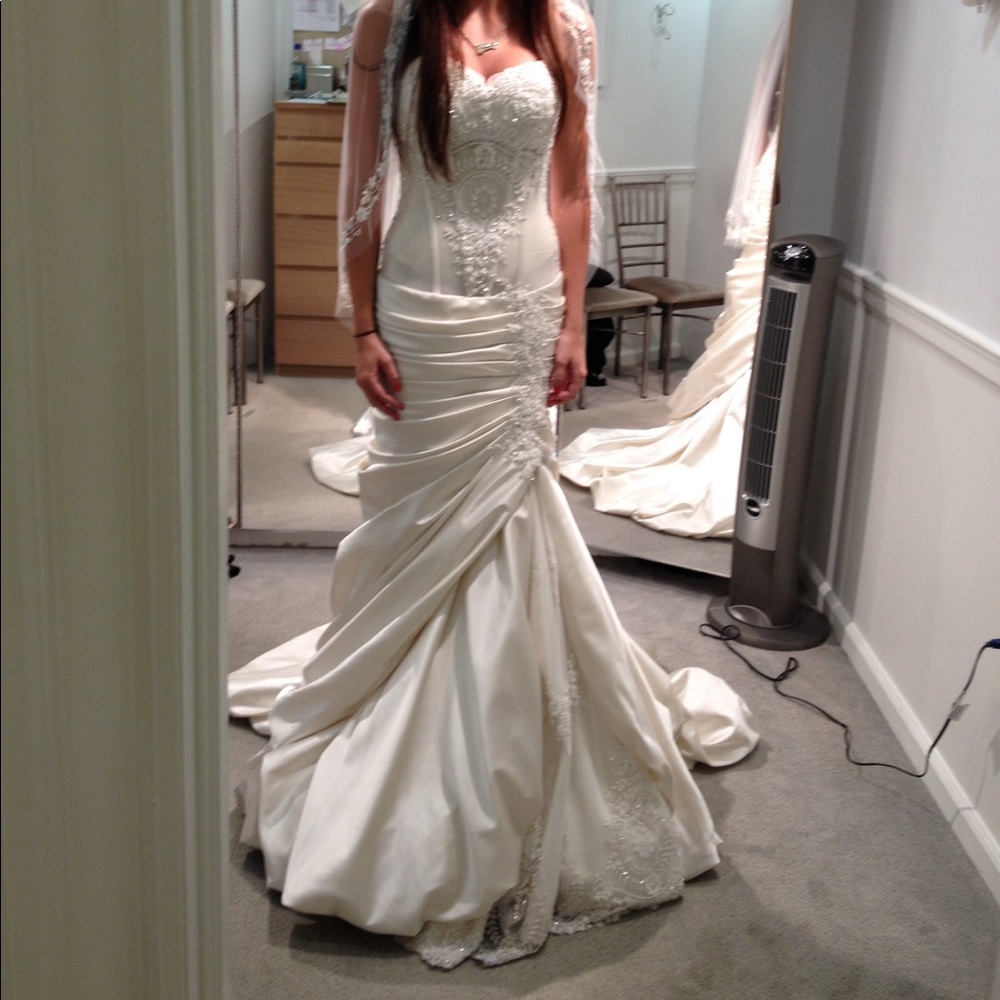 Pnina Tornai wedding gown