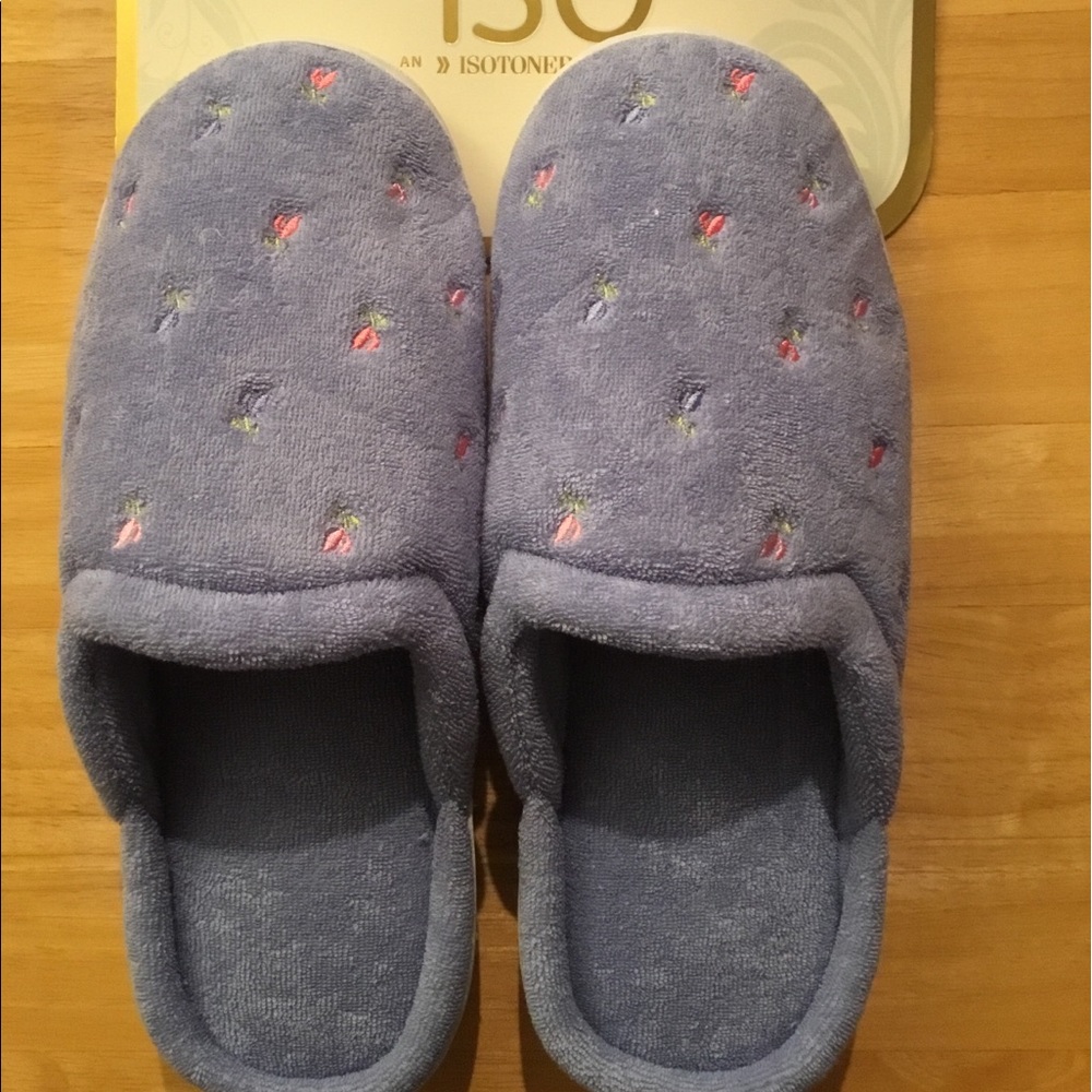 Isotoner Embroidered Terry Clog (Size S 6.5-7)