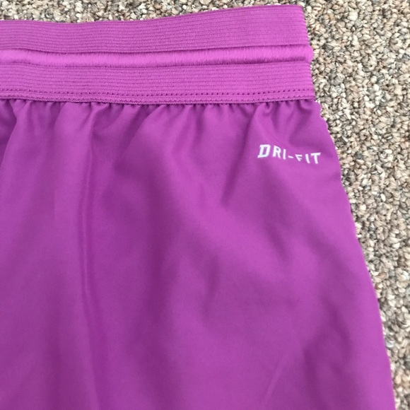 New DRI-FIT NIKE 🏃 Running Short purple red sz M - Picture 6 of 8