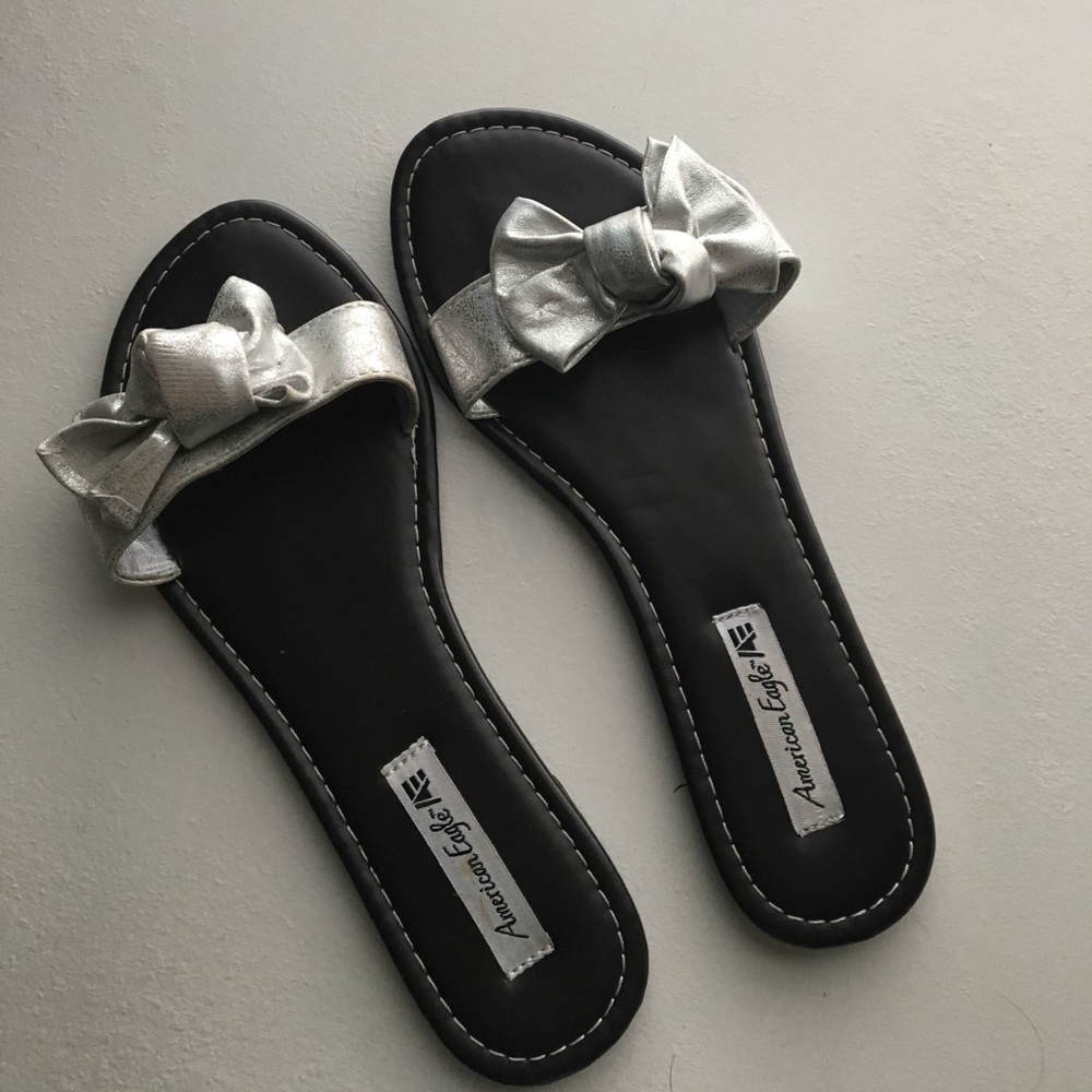 🔴 SOLD 🔴 American Eagle bow sandals