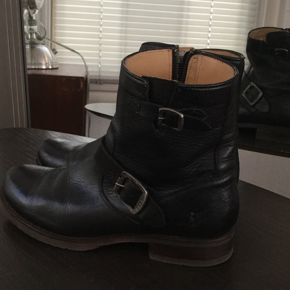 Frye Veronica 6" Shortie Round Toe Leather Boots