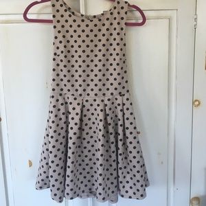 Polka dot dress. Perfect for fall!