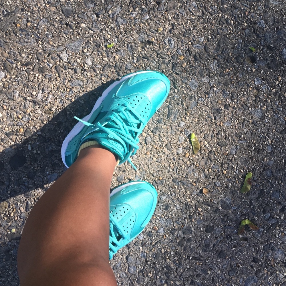 Turquoise Nike Women’s Haurache Sneaker