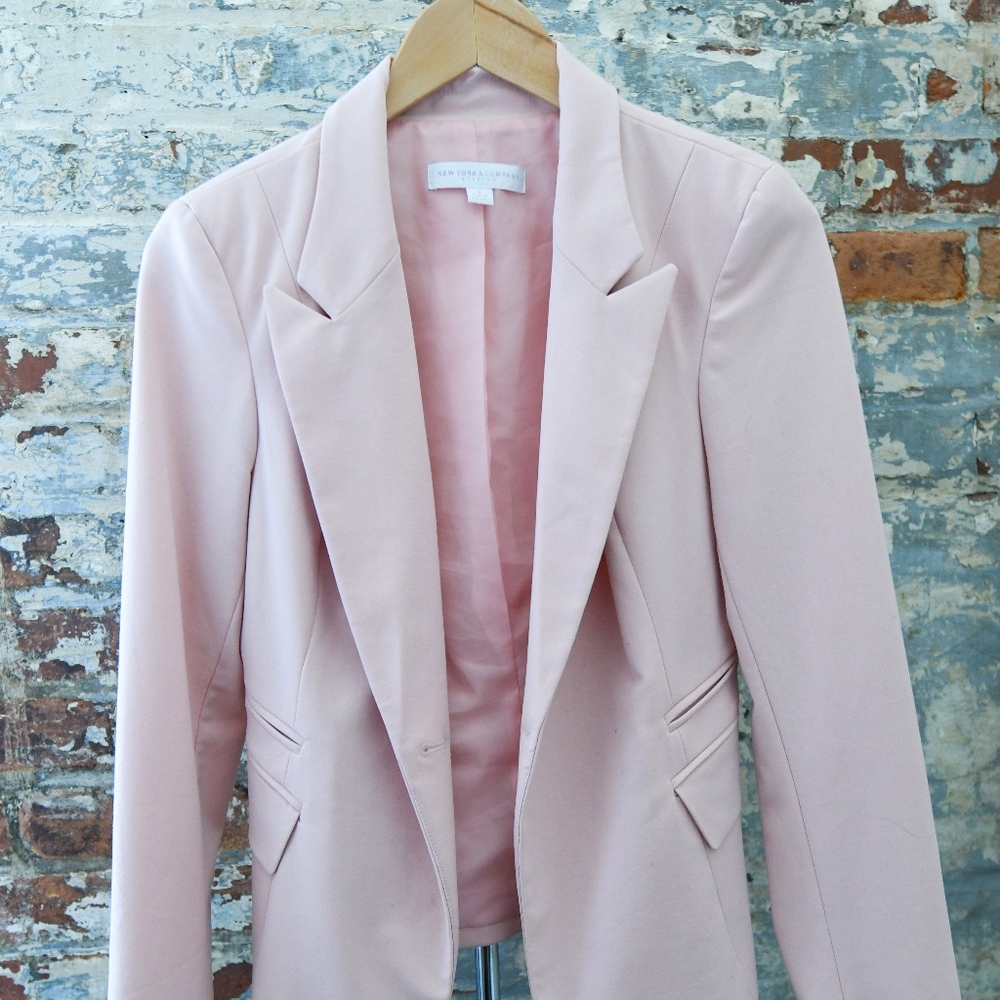 Pale pink New York & Co Blazer (Never worn)