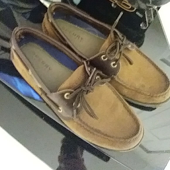 Sperrys - Picture 1 of 4
