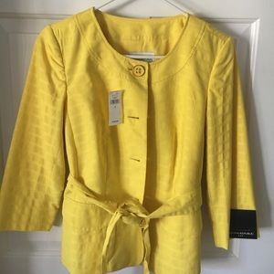 Fun yellow jacket