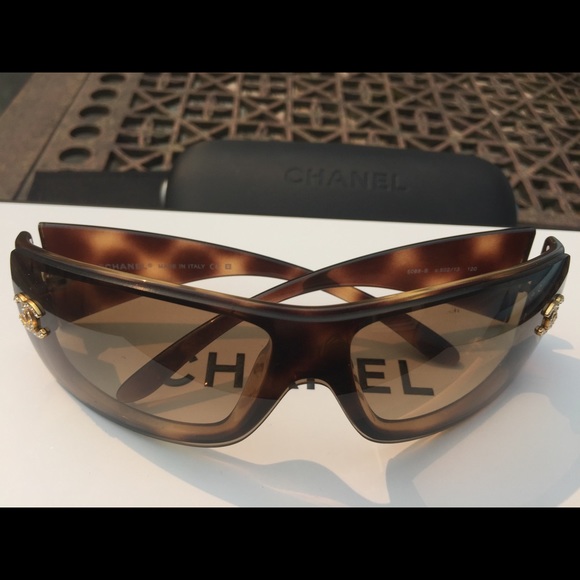 Never Worn Chanel Sunglasses W/ Case perfect✨ main image 4