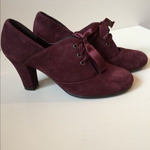 AEROSOLES Suede Retro Lace Heel