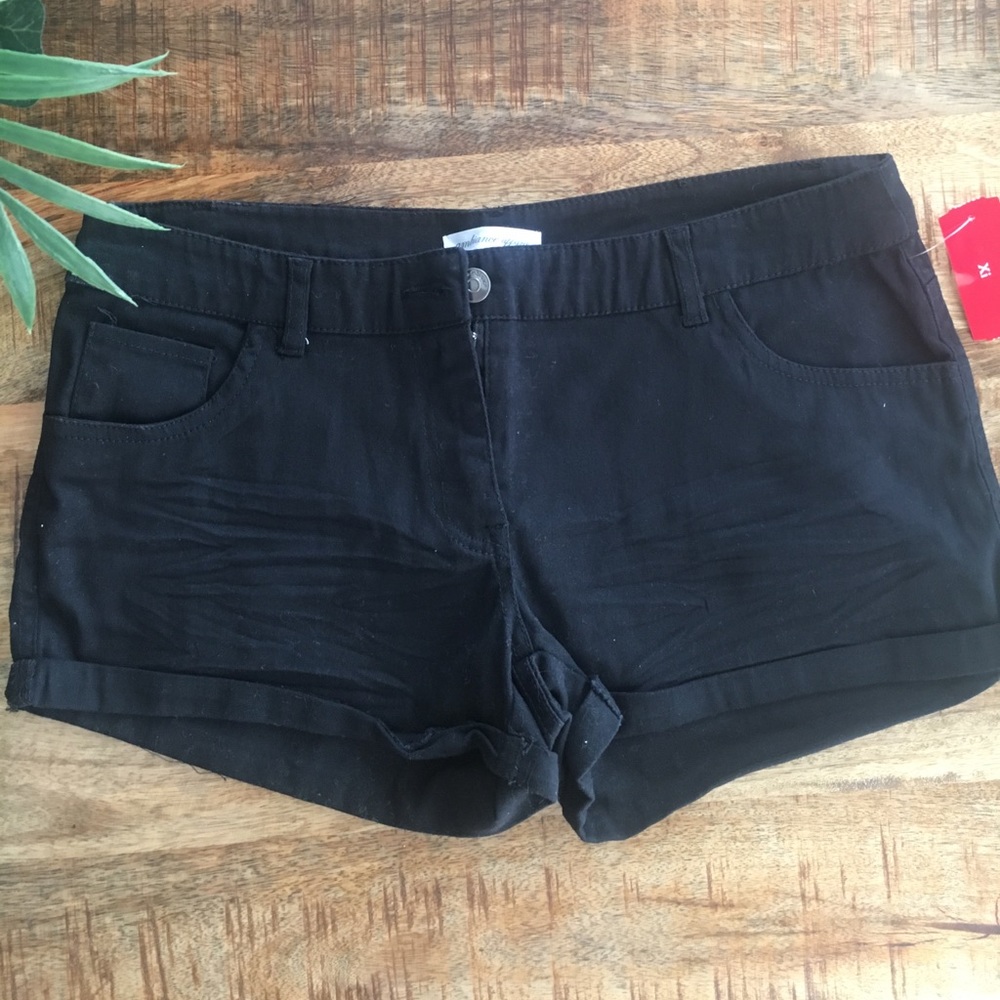 Medium black shorts